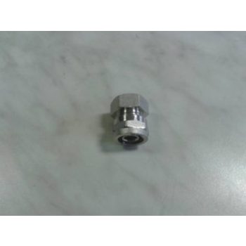 16-1/2 Belső menetes egyenes  kulcsos csatlakozó